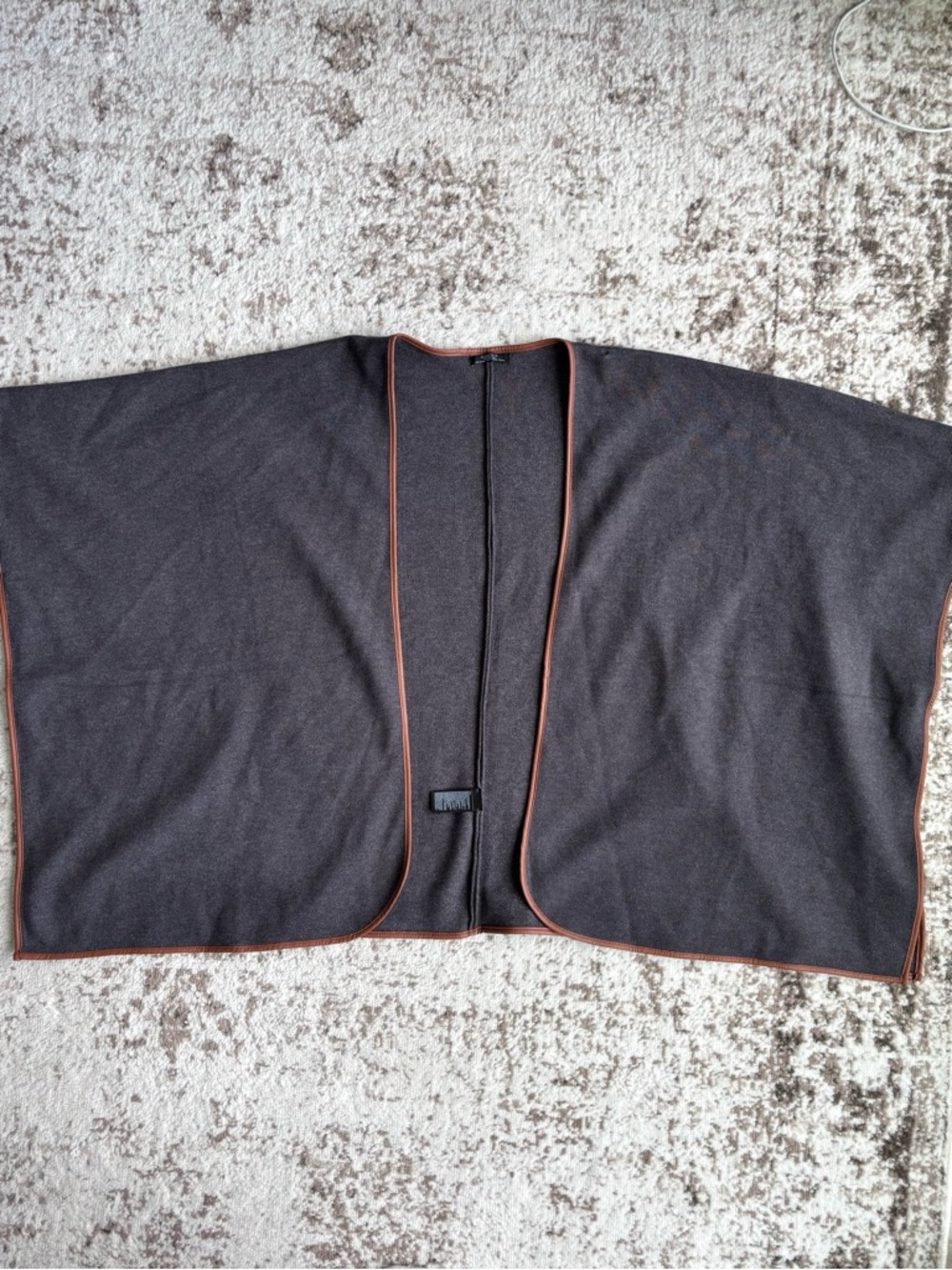 PARFOIS Poncho - Charcoal Grey Knit With Contrasting Stitching Detail (One Size) - Picture 11 of 13